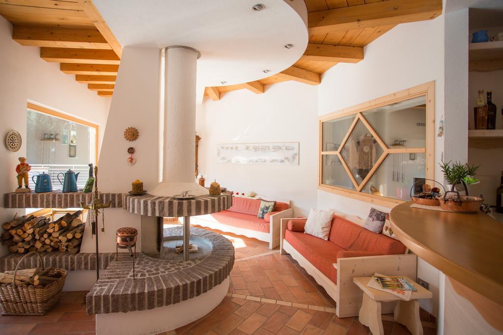 Castelir Suite Hotel Panchià Buitenkant foto