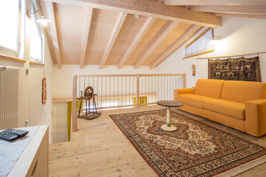 Castelir Suite Hotel Panchià Kamer foto