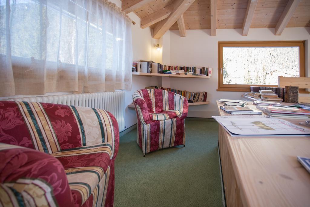 Castelir Suite Hotel Panchià Buitenkant foto